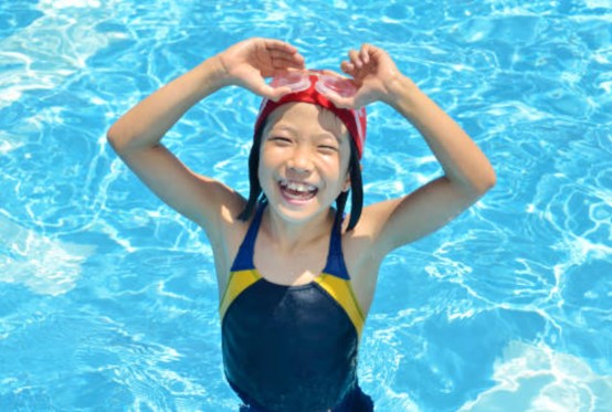 女童泳衣